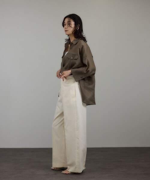 ADAM ET ROPE'（アダムエロペ）の「シアーリネンスキッパードルマンシャツ（シャツ/ブラウス・レディース・ブラック/ホワイト/ブラウン・F）」の17枚目の写真