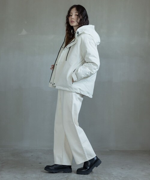 URBAN RESEARCH Sonny Label（アーバンリサーチサニーレーベル）の「フーディーダウンジャケット（その他アウター・レディース・アイボリー/ブラック/チャコール/グレージュ・FREE）」の12枚目の写真