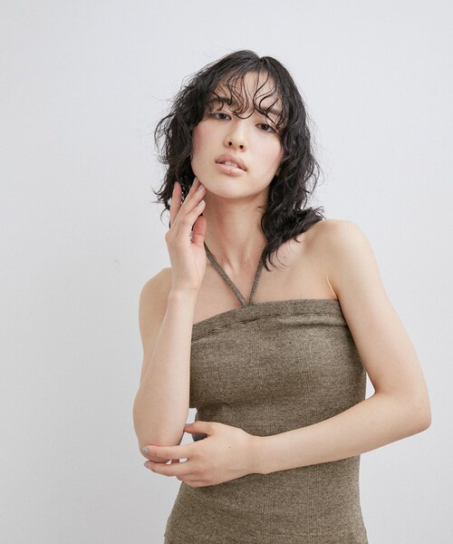 ADAM ET ROPE'（アダムエロペ）の「【Miller for ADAM ET ROPE'】Cup付 Camisole（キャミソール・レディース・ブラック/ベージュ/パープル系・F）」の3枚目の写真
