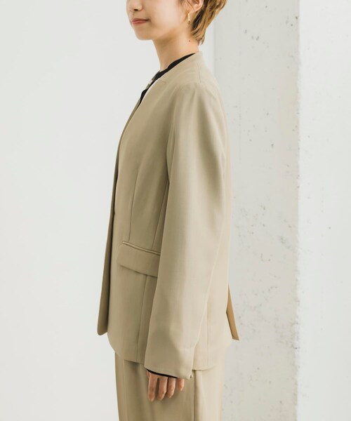 URBAN RESEARCH（アーバンリサーチ）の「ノーカラージャケット（ノーカラージャケット・レディース・BEIGE/NAVY・36/38）」の5枚目の写真