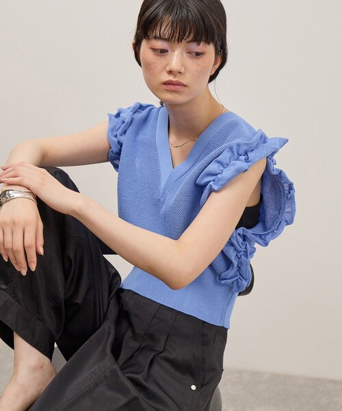 ADAM ET ROPE'(アダムエロペ)の「フリルメッシュジレ(ベスト・レディース・ブラック/ホワイト/サックス・F)」の15枚目の写真