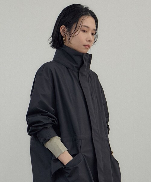 ADAM ET ROPE'（アダムエロペ）の「3レイヤーミリタリーコート / KAJIF（ミリタリージャケット・レディース・ブラック/ベージュ・F）」の9枚目の写真