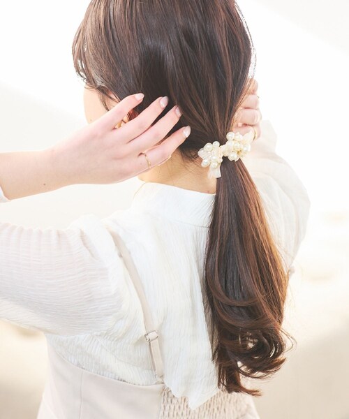 VIS（ビス）の「パールリボンヘアゴム（ヘアゴム・レディース・ブラック/キナリ系・F）」の5枚目の写真