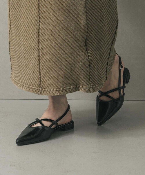 SENSE OF PLACE by URBAN RESEARCH(センスオブプレイスバイアーバンリサーチ)の「ポインテッドクロスベルトミュール(その他シューズ・レディース・BLACK/SILVER/RED・S/M/L)」の12枚目の写真