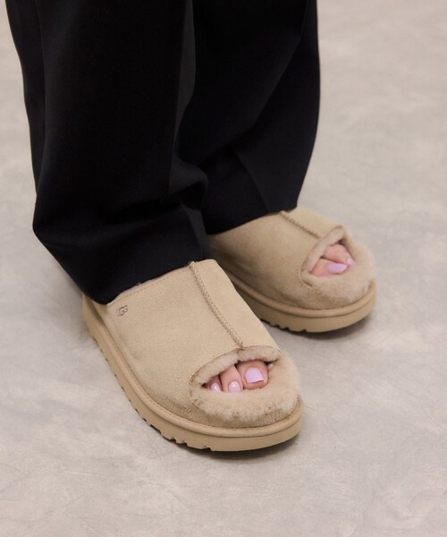 ADAM ET ROPE'(アダムエロペ)の「【UGG(アグ)】W GREENPORT SLIDE(サンダル・レディース・キャメル/ベージュ・23/24/25)」の9枚目の写真