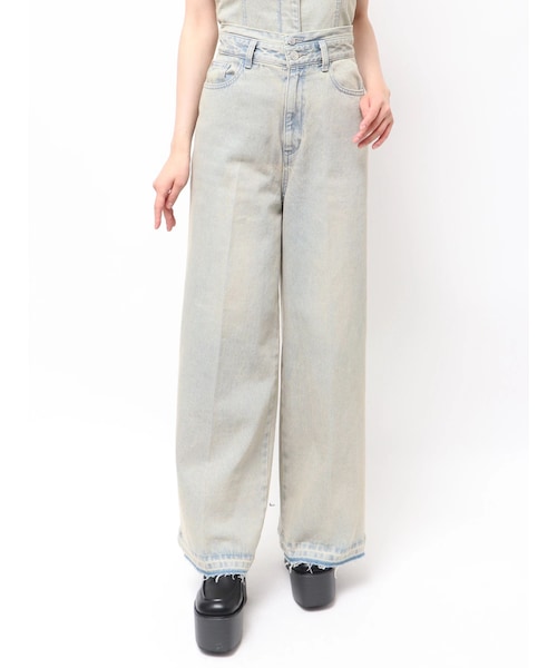 MURUA（ムルーア）の「サイドZIPスリットワイドデニム【セットアップ着用可】（デニムパンツ・レディース・ブラック/ブルー・1/2）」の17枚目の写真
