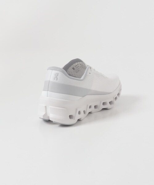 URBAN RESEARCH DOORS（アーバンリサーチドアーズ）の「On　CLOUDMONSTER 1（スニーカー・メンズ・WHT/WHT・26/26.5/27/27.5/28/28.5/29/30/31）」の5枚目の写真