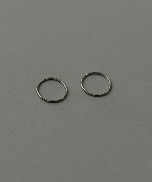 SMELLY（スメリー）の「ステンレスミニフープピアス（ピアス（両耳用）・メンズ・SLV・-）」の5枚目の写真
