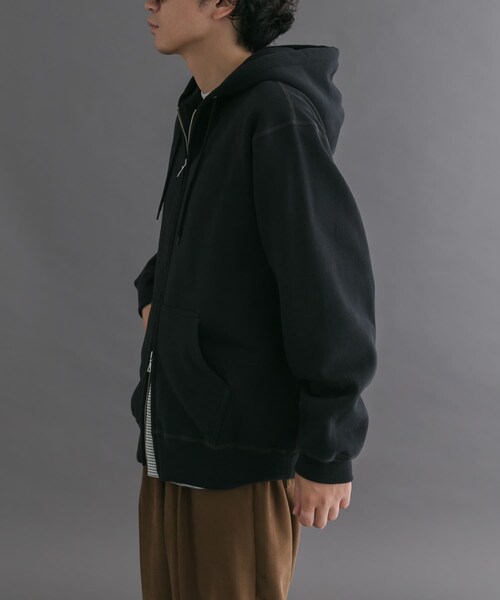URBAN RESEARCH DOORS(アーバンリサーチドアーズ)の「FORK&SPOON リサイクルコットン裏毛ジップフーディー(パーカー・メンズ・DARKPURPLE/BLACK・4/5)」の6枚目の写真