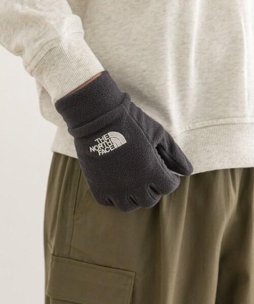 URBAN RESEARCH DOORS(アーバンリサーチドアーズ)の「THE NORTH FACE Kids Micro Fleece Glove(KIDS)(その他・キッズ・ブラック/ニュートープ・-)」の4枚目の写真