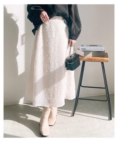 nissen（ニッセン）の「フリンジジャガード　フレアスカート（スカート・レディース・オフホワイト/モカ/黒・M/L/LL）」の4枚目の写真