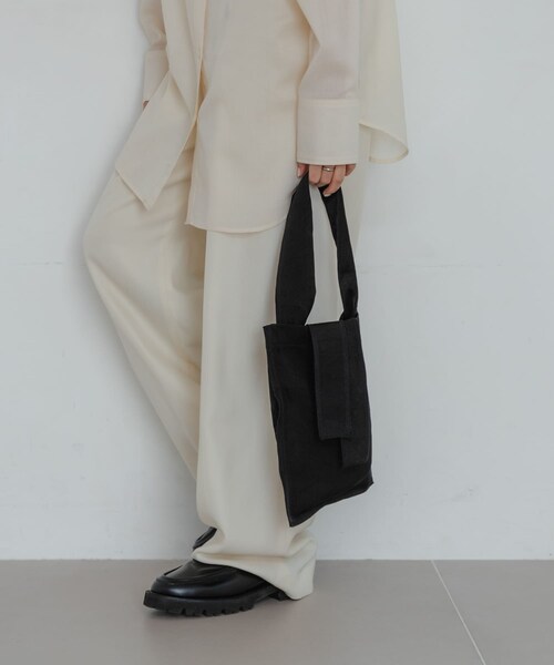 URBAN RESEARCH（アーバンリサーチ）の「『一部別注カラー』ITTI　MARY INSIDE OUT TOTE- S（トートバッグ・レディース・BLACK/RED/別注CURRY・-）」の9枚目の写真