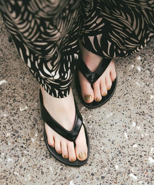 URBAN RESEARCH（アーバンリサーチ）の「LE MONDE BERYL　FLAT THONG SANDAL（サンダル・レディース・BLACK・36/37/38/39）」の15枚目の写真