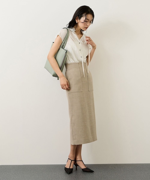 ROPE'(ロペ)の「【WEB限定カラー】スタンドフリルスキッパーブラウス(無地・ピンストライプ)/イージーケア(シャツ/ブラウス・レディース・ブラック/ホワイト系/ブルー/ピンク・F)」の20枚目の写真