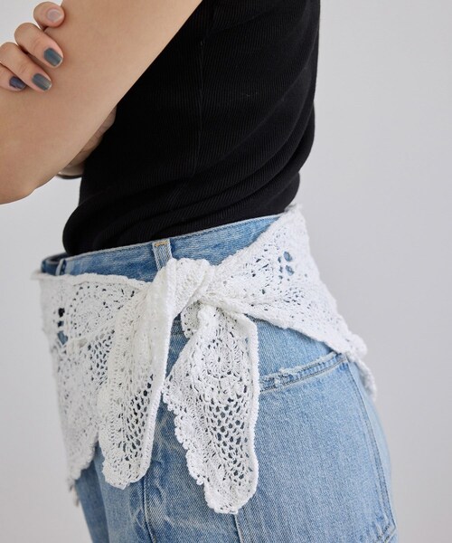 ADAM ET ROPE'(アダムエロペ)の「【WEB限定】クロシェバブーシュカ(バンダナ/スカーフ・レディース・ブラック/キナリ・F)」の9枚目の写真