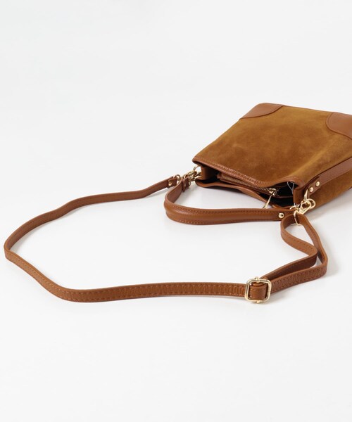 URBAN RESEARCH ROSSO（アーバンリサーチロッソ）の「AULENTTI　スエードスクエアBAG（ハンドバッグ・レディース・TAUPE/CUOIO・0）」の9枚目の写真