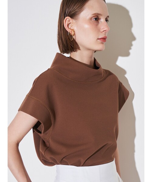 ELENDEEK（エレンディーク）の「OFF NECK CS（Tシャツ/カットソー・レディース・オフホワイト/ブラック/ブラウン・F）」の9枚目の写真