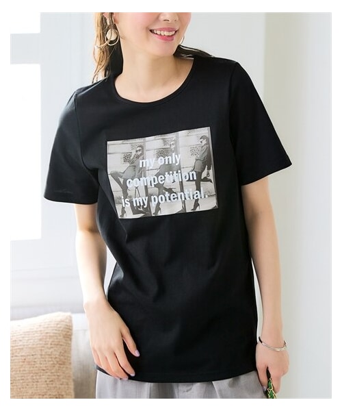 nissen（ニッセン）の「＜大きいサイズ＞汗染みしにくい色々選べるプリントTシャツ（Tシャツ/カットソー・レディース・ネイビー(フラワーロゴ)/黒(フォト)/モカベージュ(ロゴ・ナンバー)/黒(ロゴ)/杢グレー(パイナップル)/オレンジ(ネコ)/オフホワイト(ポスター)/ソフトカーキ(パンダ)/ピンク(ロゴマーク)/ネイビー(和花風)・L/LL/3L/4L/5L/6L/8L/10L）」の20枚目の写真