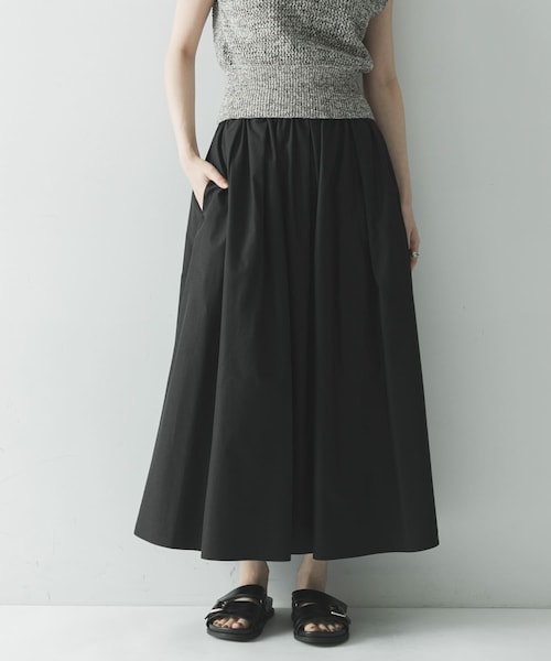 URBAN RESEARCH（アーバンリサーチ）の「撥水ギャザーボリュームスカート（スカート・レディース・OFF WHITE/BLACK・Free）」の13枚目の写真