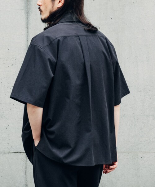 ITEMS URBANRESEARCH(アイテムズ アーバンリサーチ)の「『接触冷感/速乾/イージーケア』WINDY MESH ショートスリーブ シャツ(シャツ/ブラウス・メンズ・BLACK/CHARCOAL/NAVY/BOTANICAL・M/L/XL)」の7枚目の写真