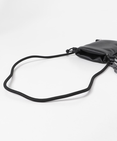 THE GOODLAND MARKET（ザグッドランドマーケット）の「F/CE.　TECH LEATHER MAP POCHETTE（ショルダーバッグ・レディース・Black/Beige/Red/Silver・FREE）」の9枚目の写真