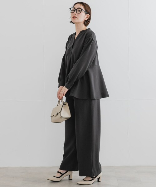 URBAN RESEARCH ROSSO（アーバンリサーチロッソ）の「『UR TECH SMOOTHLUXE』F by ROSSO　サイドペプラムブラウス（シャツ/ブラウス・レディース・BEIGE/C/GRAY/BLACK・Free）」の20枚目の写真