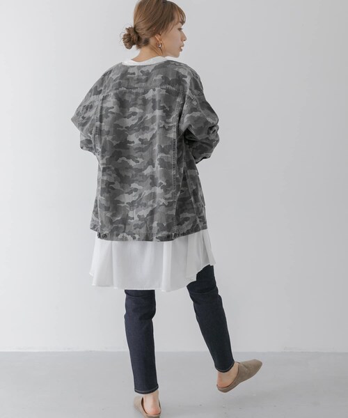 URBAN RESEARCH Sonny Label（アーバンリサーチサニーレーベル）の「『WEB限定』カモフラ柄ノーカラージャケット（ノーカラージャケット・レディース・グレー/カーキ・FREE）」の9枚目の写真