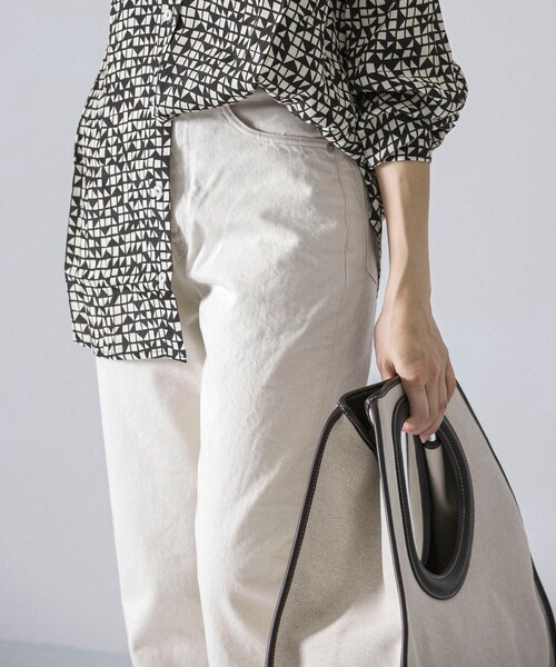 URBAN RESEARCH（アーバンリサーチ）の「KURO　OPTIMA DENIM（デニムパンツ・レディース・OFFWHITE・25/26/27）」の3枚目の写真