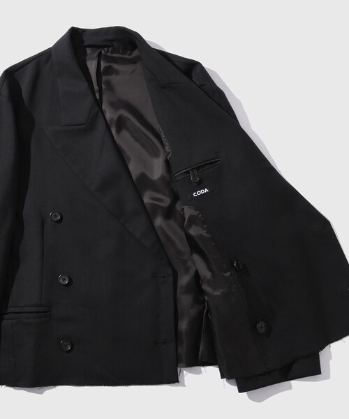 ADAM ET ROPE'（アダムエロペ）の「【CODA/コーダ】WOOL CUT OFF DOUBLE BREASTED LENTO BLAZER（テーラードジャケット・メンズ・ブラック・1/2）」の8枚目の写真