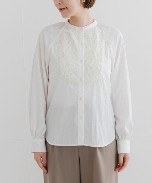 URBAN RESEARCH ROSSO（アーバンリサーチロッソ）の「F by ROSSO　モチーフレース切替ブラウス（シャツ/ブラウス・レディース・OFF WHITE/BLACK・FREE）」の12枚目の写真