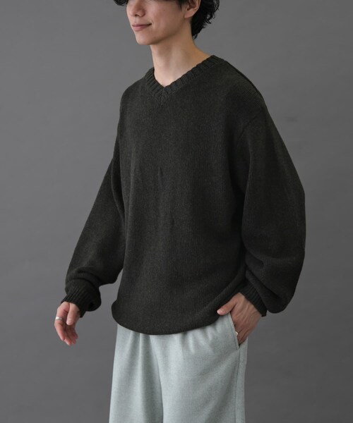 URBAN RESEARCH DOORS（アーバンリサーチドアーズ）の「FORK&SPOON　コットンウールVネックニット（ニット/セーター・メンズ・BLACK/LODEN・4/5）」の2枚目の写真