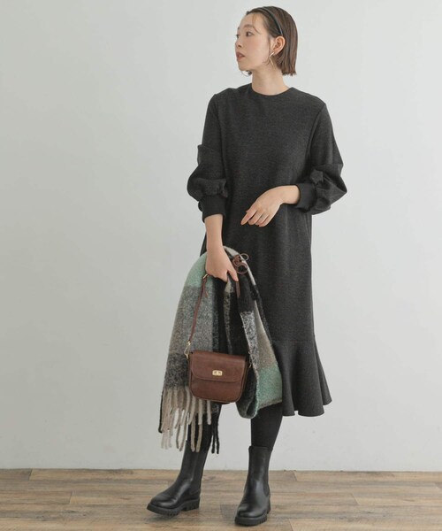 URBAN RESEARCH ROSSO（アーバンリサーチロッソ）の「『40サイズ/高身長向けも展開』F by ROSSO　裾フレアワンピース（ワンピース・レディース・L/BEIGE/BLACK/CHARCOAL/MARRON・38/40）」の19枚目の写真