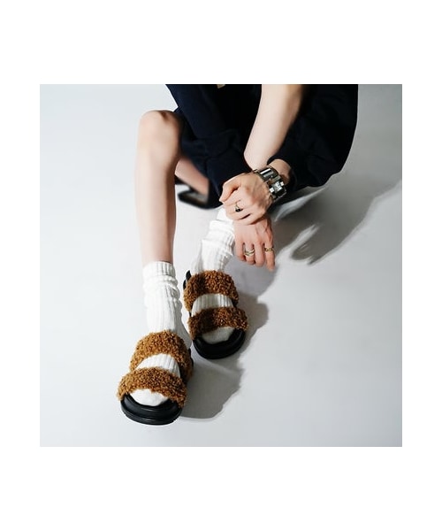carino(カリーノ)の「エコファーもこもこサンダル (サンダル・レディース・BR/BU・S/22.5cm/M/23.5cm/L/24.5cm/LL/25cm)」の1枚目の写真