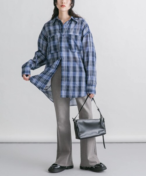 KBF（ケイビーエフ）の「アシンメトリースリムショルダーBAG（ショルダーバッグ・レディース・BLACK/IVORY/CAMEL・one）」の13枚目の写真