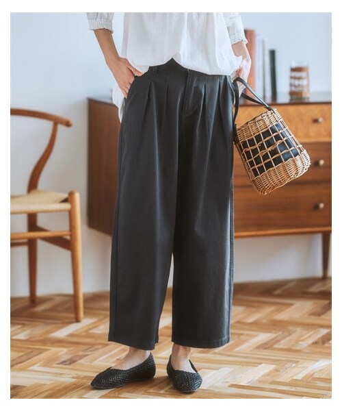 nissen（ニッセン）の「タックワイドテーパードパンツ（カーゴパンツ・レディース・ベージュ/カーキ/チャコール・M/L/LL）」の5枚目の写真