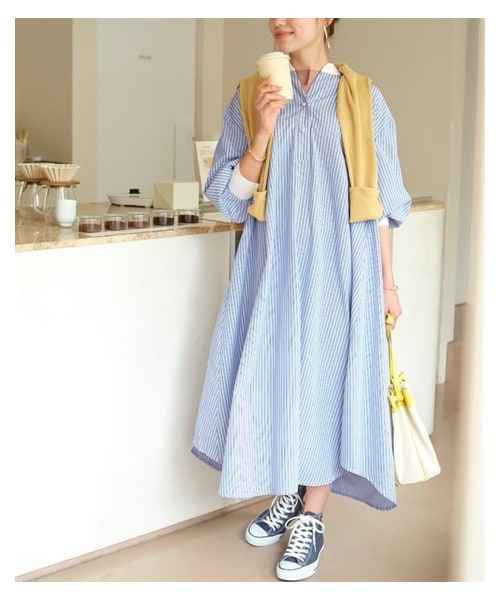 nissen（ニッセン）の「大きいサイズ ゆるシルエットパール調ボタン配色ワンピース（ワンピース・レディース・ラベンダー系/ネイビー系/黒系/オフホワイト系・L~LL相当/3L~4L相当/5L~6L相当/8L相当/10L相当）」の5枚目の写真