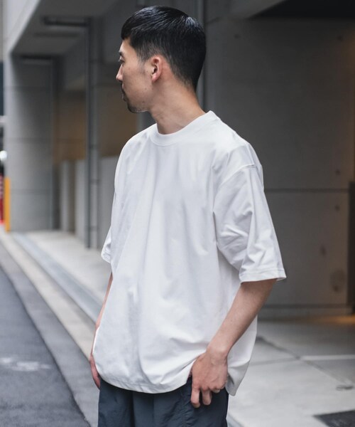 URBAN RESEARCH DOORS（アーバンリサーチドアーズ）の「『Sサイズ/WEB限定』『吸水速乾/接触冷感/イージーケア』クイックドライ ショートスリーブTシャツ（Tシャツ/カットソー・メンズ・WHITE/BLUE/NAVY/CHARCOAL/WHTxBLK/BLKxWHT/BEG×BLK・S/M/L/XL）」の11枚目の写真