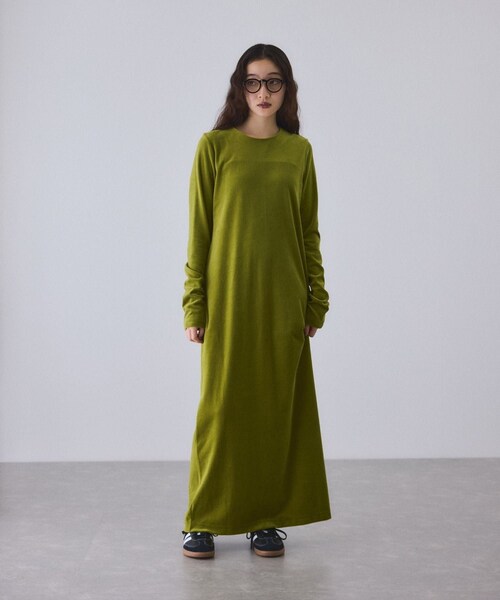 ADAM ET ROPE'（アダムエロペ）の「ベロア BOTANICAL DYED DRESS（ワンピース・レディース・オリーブ/ネイビー/ピンク・1/2）」の11枚目の写真