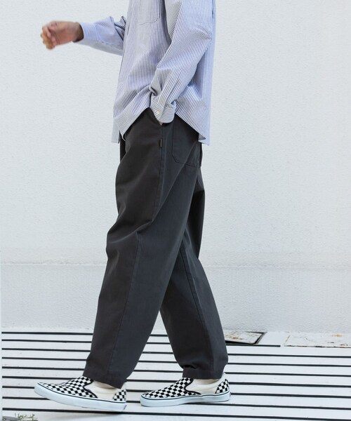 URBAN RESEARCH Sonny Label（アーバンリサーチサニーレーベル）の「ベーシックワイドイージーチノパンツ（チノパンツ・メンズ・ブラック/チャコール/ネイビー/ベージュ・S/M/L）」の18枚目の写真