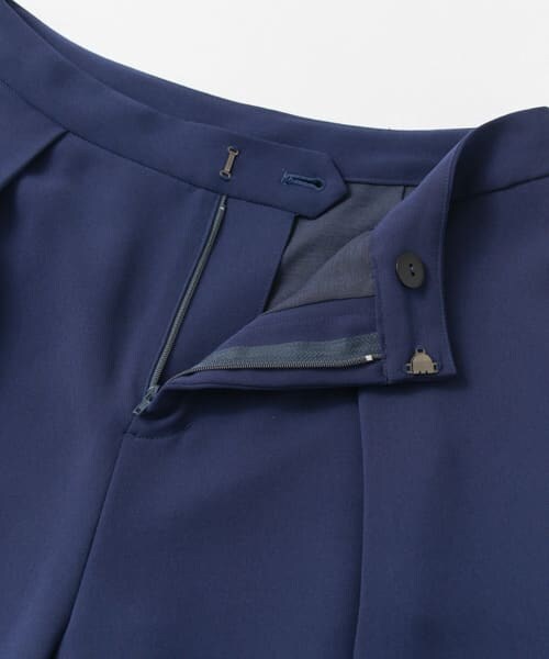 URBAN RESEARCH ROSSO（アーバンリサーチロッソ）の「タッククロップドパンツ（その他パンツ・レディース・BLUE/WHITE/BLACK・36/38）」の19枚目の写真