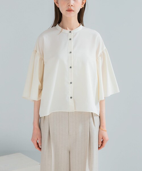 URBAN RESEARCH ROSSO（アーバンリサーチロッソ）の「『一部WEB限定カラー』UVカットウォッシャブルリネン混ブラウス（シャツ/ブラウス・レディース・OFF/NAVY/YELLOW/RED・Free）」の14枚目の写真