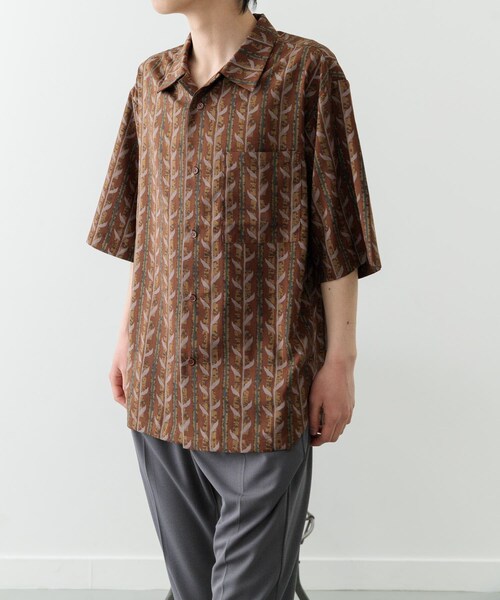 ITEMS URBANRESEARCH(アイテムズ アーバンリサーチ)の「リーフプリントオープンカラー半袖シャツ(シャツ/ブラウス・メンズ・BEG/BRN/BLK・M/L)」の11枚目の写真