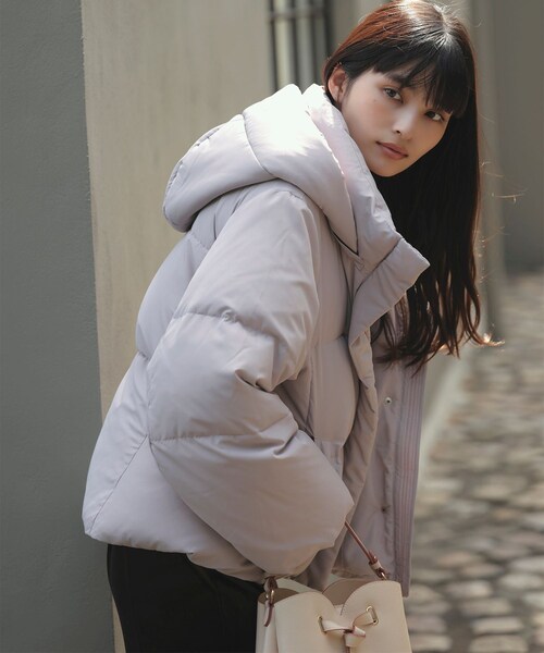 VIS（ビス）の「【アウター総選挙3位】フード取り外し可能軽量ダウンブルゾン/2WAY・撥水加工（ダウンジャケット/コート・レディース・ブラック/オフホワイト/ピンク・L/M）」の17枚目の写真