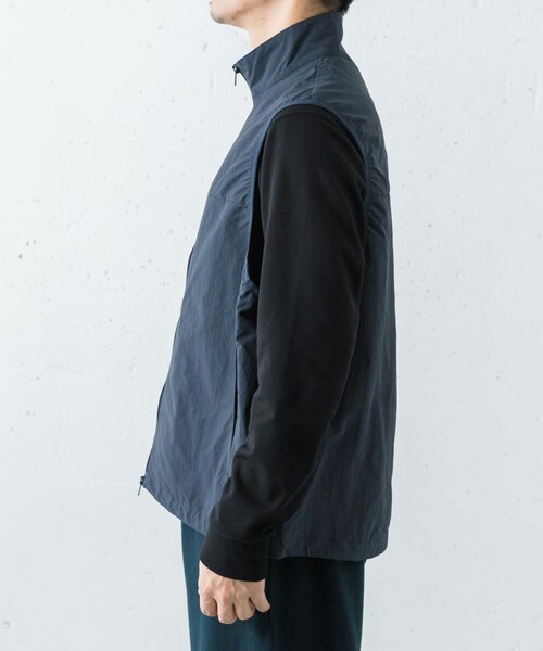 URBAN RESEARCH(アーバンリサーチ)の「Wide Dad NYLON DAD VEST(ベスト・メンズ・D.NAVY・1/2)」の14枚目の写真