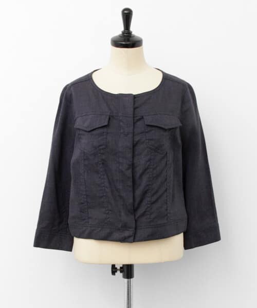 URBAN RESEARCH（アーバンリサーチ）の「リネンレーヨンシャツジャケット（ノーカラージャケット・レディース・WHT/NVY・FREE）」の8枚目の写真