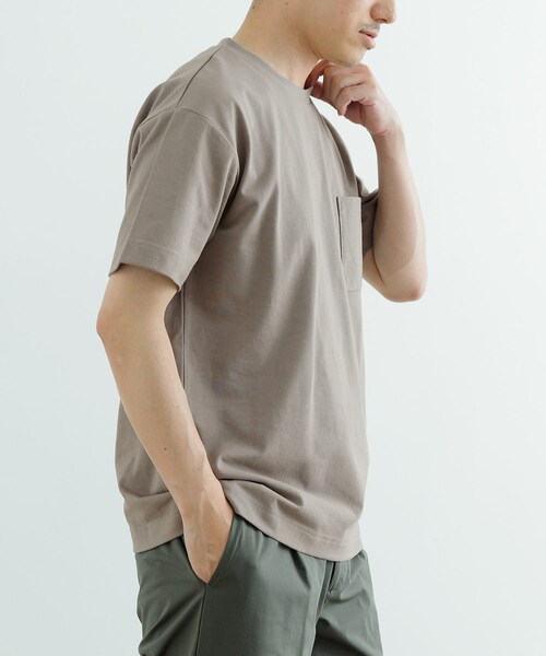 ITEMS URBANRESEARCH（アイテムズ アーバンリサーチ）の「『吸水速乾/イージーケア/UVカット』高機能TC天竺 ポケットTシャツ（Tシャツ/カットソー・メンズ・BLU/WHT/GREIGE/CHA・M/L）」の16枚目の写真