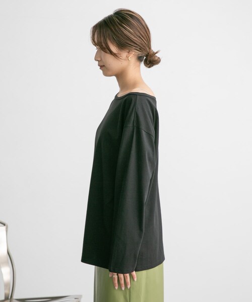 KBF(ケイビーエフ)の「アシメネックカットソー(Tシャツ/カットソー・レディース・OFF/BLUEGRAY/BLACK・one)」の21枚目の写真