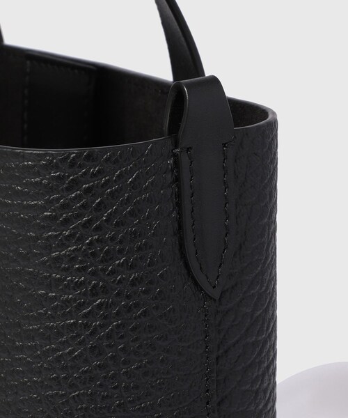 ADAM ET ROPE'(アダムエロペ)の「【Maison Margiela/メゾン マルジェラ】SHOPPING VERTICAL MINI(ショルダーバッグ・メンズ・ブラック・F)」の10枚目の写真