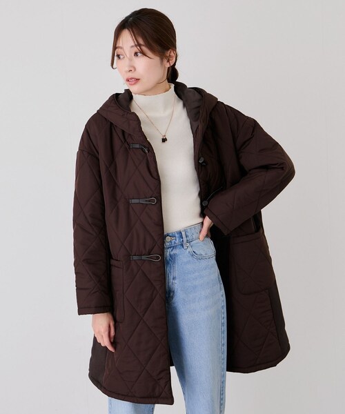 Jayro（ジャイロ）の「中綿キルトダッフルコート（ダッフルコート・レディース・ブラック/オフホワイト/ダークブラウン・M）」の21枚目の写真