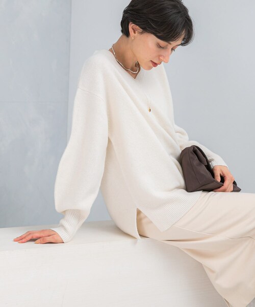 URBAN RESEARCH ROSSO（アーバンリサーチロッソ）の「ウールカシミヤVネックニットプルオーバー（ニット/セーター・レディース・OFF/PINK/BLUE/NAVY・Free）」の7枚目の写真